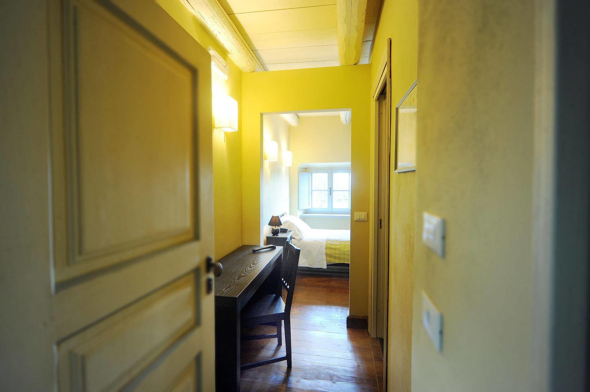 Hotel Il Campanile Cherasco Buitenkant foto